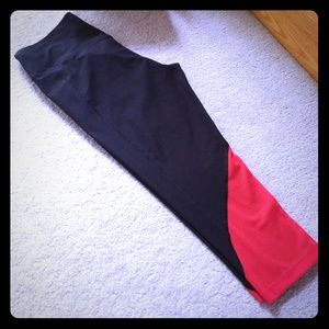 NWOT Nike One Legend 3/4 legging